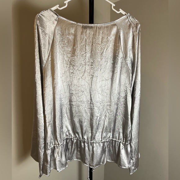 To the Max Silver Blouse - Picture 3 of 6